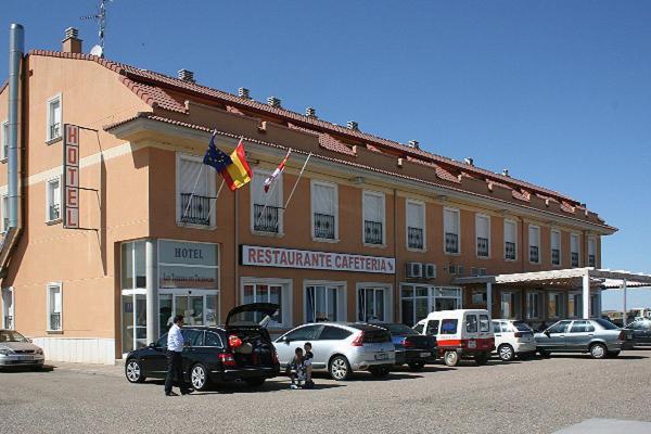 Hotel Los Toreros Del Trabancos Siete Iglesias de Trabancos Bagian luar foto